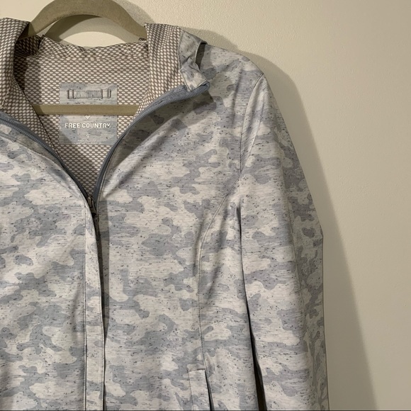 Free Country Camo Rain Jacket - Picture 4 of 8